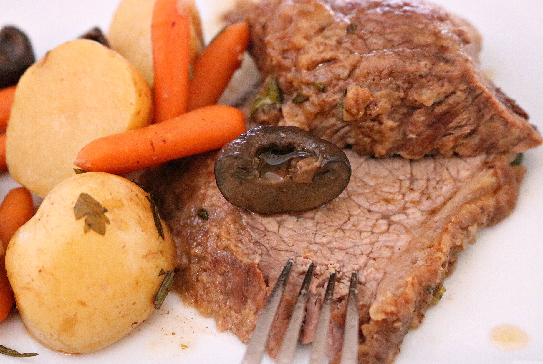 Crockpot Pot Roast with Vegetables –